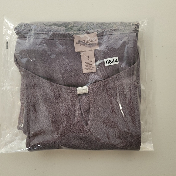 Easywear by Chico's  womens Sleeveles. Size  1 - Picture 10 of 10